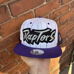Toronto raptors Mitchell and ness SnapBack hat OS